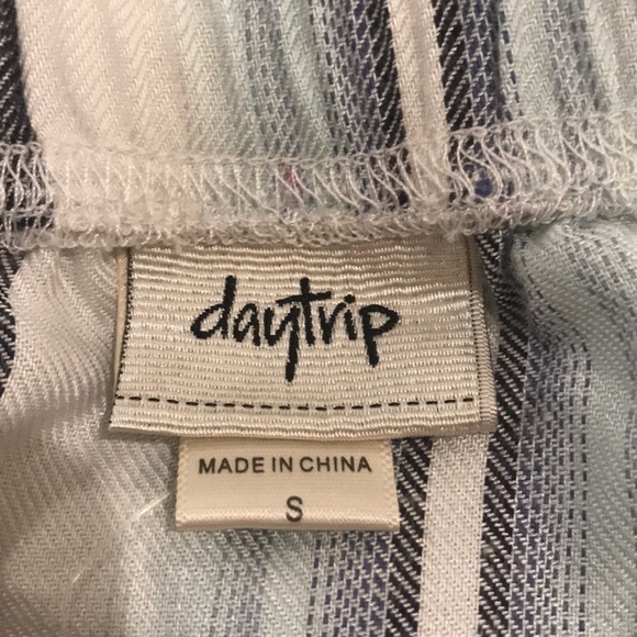 Buckle Daytrip stripe off shoulder blouse - Picture 5 of 7